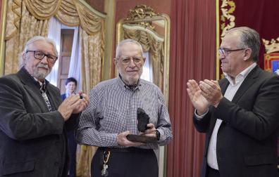 Entrega del premio Txondorra a Balbino García de Albizu