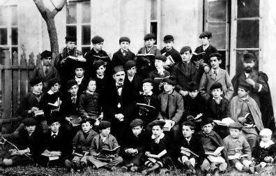Pío Baroja, tercera fila, cuarto lugar, en el colegio Huarte de Pamplona