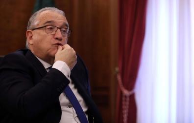 Enrique Maya en el Ayuntamiento de Pamplona
