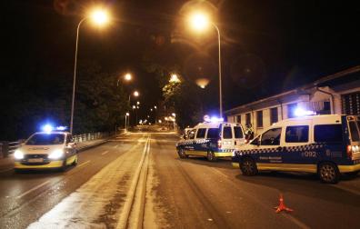 Patrullas de la Policía Municipal de Pamplona durante un servicio nocturno.