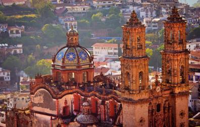 Iglesia dedicada a santa Prisca, de estilo colonial, en la localidad mejicana de Taxco de Alarcón