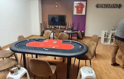 Imagen del interior de la sala de poker clandestina ubicada en La Milagrosa