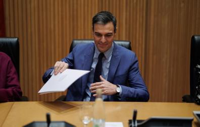 El presidente del Gobierno, Pedro Sánchez, preside una reunión del Grupo Parlamentario Socialista, en el Congreso de los Diputados, este martes