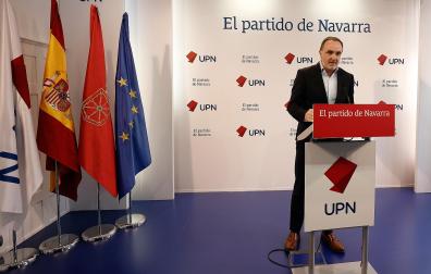 El presidente de UPN, Javier Esparza, durante la rueda de prensa de este miércoles