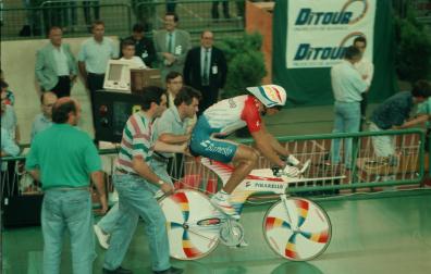 Miguel Induráin, el 2 de septiembre de 1994 en el velódromo de Burdeos.