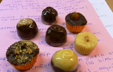 Si acompañamos los bombones con una carta de amor, el éxito está garantizado.