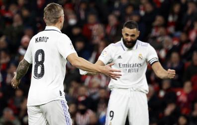 Kroos y Benzema celebran un tanto anotado en un choque anterior del Real Madrid.
