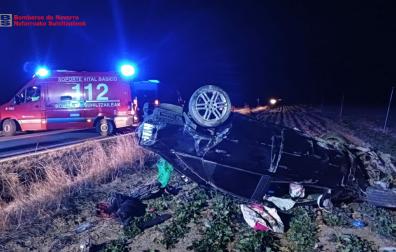 Estado en el que quedó el vehículo tras el accidente en Falces