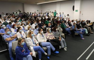 Asamblea de médicos en el Hospital Universitario de Navarra durante la huelga que han mantenido en febrero