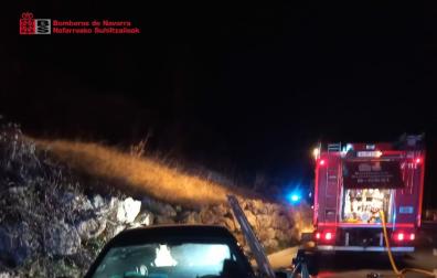 Daños en el vehículo accidentado esta medianoche en Viana