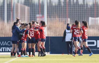 Celebración de uno de los goles de Osasuna Femenino en Tajonar