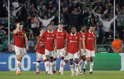 Los jugadores del Manchester celebran el tanto anotado contra el Betis en el Benito Villamarín en la vuelta de los octavos de final de la Europa League.