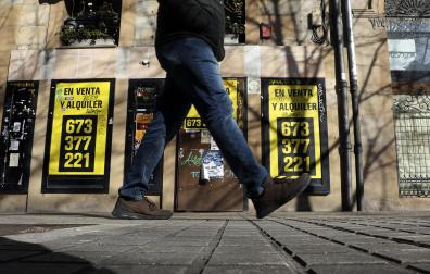 Uno de los locales que se ofrecen a la venta o alquiler en el paseo de Sarasate