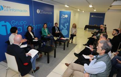 FORO ‘DN EN VIVO’ EN DIARIO DE NAVARRA. Desde la izquierda: Yulen Garmendia, Isabel Iturrioz, Ruth Vera, Ana Mur, Rafael Teijeira y María José Echeverría, durante la conversación sobre Salud