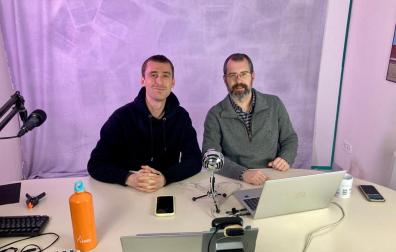 Los periodistas Iñaki Lorda y Javier Iborra comentan en directo en Twitch el partido  Osasuna-Villarreal