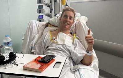 Sergio Martín, en el hospital en el que se recupera de sus heridas.