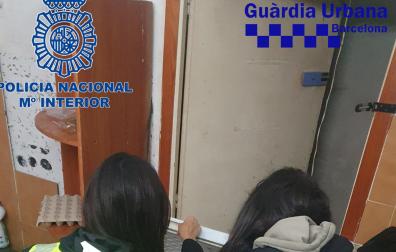Desmantelamiento de una cocina clandestina en El Raval