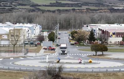 La nueva rotonda de acceso a la zona industrial de Sangüesa se abrió en 2011.