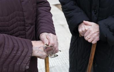 La edad es un factor que propicia la aparición de distintas enfermedades crónicas