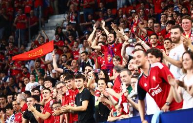 Fotos del encuentro correspondiente a la Jornada 32 disputado en el estadio de El Sadar