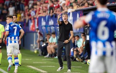 Fotos del partido Osasuna-Real Sociedad y del homenaje a la plantilla de 2005./