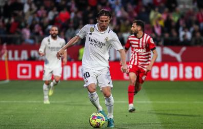 Luka Modric, en el duelo ante el Girona, minutos antes de caer lesionado