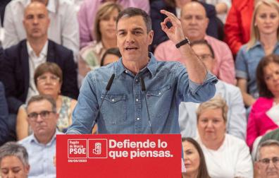 El presidente del Gobierno, Pedro Sánchez, durante su intervención en el mitin que ha ofrecido este sábado en Murcia