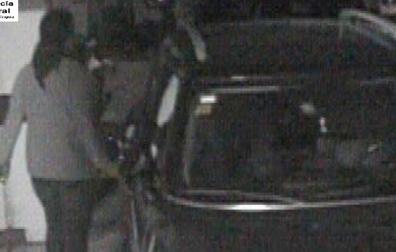 La detenida fue grabada cuando estaba rayando los coches de un garaje comunitario