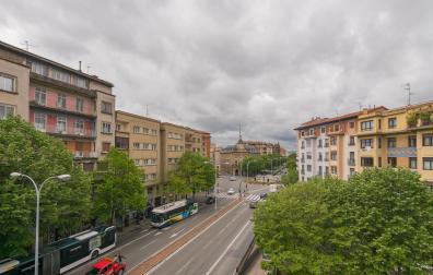 En venta la nuda propiedad de
un amplio piso en Pamplona