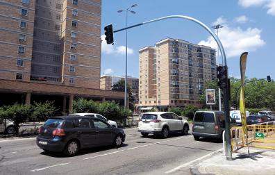 Vista de un semáforo ya instalado, que se encuentra desconectado pero que regulará el tráfico a futuro