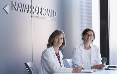 Las investigadoras Maite Mendioroz e Ivonne Jericó, líderes de los equipos del HUN y Navarrabiomed que han realizado el estudio