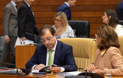 El presidente en funciones de la Junta de Extremadura, Guillermo Fernández Vara, durante la constitución de la Asamblea de Extremadura