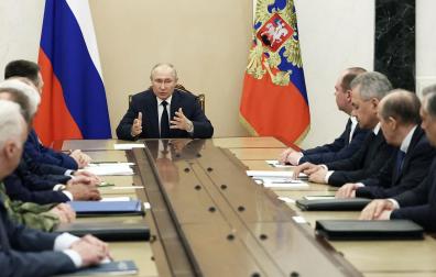 El presidente ruso Vladimir Putin se reúne con los jefes de los servicios de seguridad rusos en Moscú