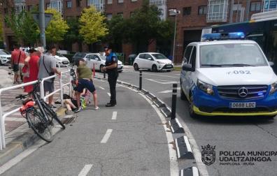 Accidente entre dos bicis en la Avda. Barañain-C/ Ermitagaña