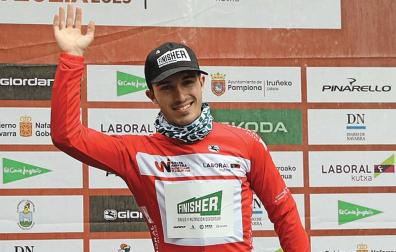 Hugo Aznar, ganador de la Vuelta a Navarra y nuevo profesional