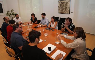 Inicio de la reunión entre PSN, Geroa Bai y Contigo Zurekin en el Parlamento de Navarra