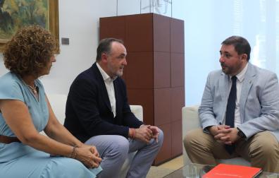 Yolanda Ibáñez, Javier Esparza y Unai Hualde, este miércoles