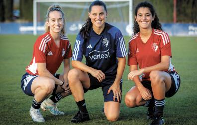 Las capitanas de tres equipos de Osasuna Uxoa Bértiz, Miriam Rivas y Claudia Rodríguez destacan el trabajo que hay detrás del éxito logrado por España en el Mundial