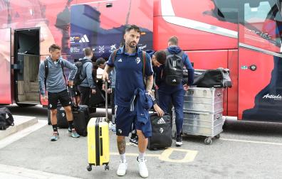 Imágenes de la salida de Osasuna rumbo a Bélgica