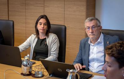 Fotos de la primera sesión de gobierno del Ejecutivo foral en el Palacio de Navarra.
