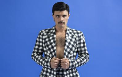 Rodrigo Cuevas en una imagen promocional de su último disco
