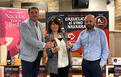 David Palacios, presidente de la D.O. Navarra, Natalia Ecay vocal del sector de Bares y Cafetería de AEHN y Antonio Puertas, de la Cooperativa de Hostelería de Navarra