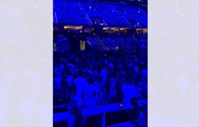 Vídeo del ambiente previo al concierto de Quevedo en el Navarra Arena