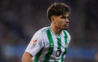 El exjugador rojillo Ez Abde saltó al campo en la segunda parte con un 1-1 en el marcador