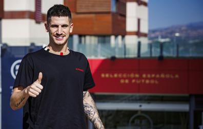 Oihan Sancet llega a la concentración de la selección