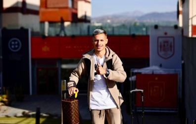 Bryan Zaragoza, a su llegada a la concentración con la selección española
