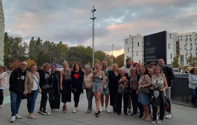 Un grupo de más de 10 personas de todas partes de España no se pierden ni un concierto de Carrasco.