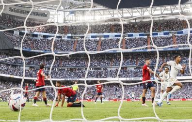 Uno de los goles que encajó Osasuna en la última jornada en el Bernabéu