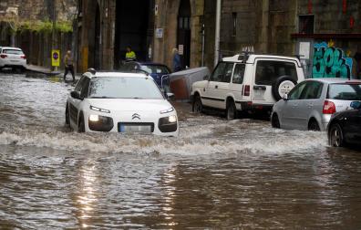 Varias calle de Vigo se han inundado por las fuertes lluvias