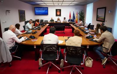 Imagen de la Mesa y Junta de Portavoces del Parlamento de Navarra de este lunes, 23 de octubre